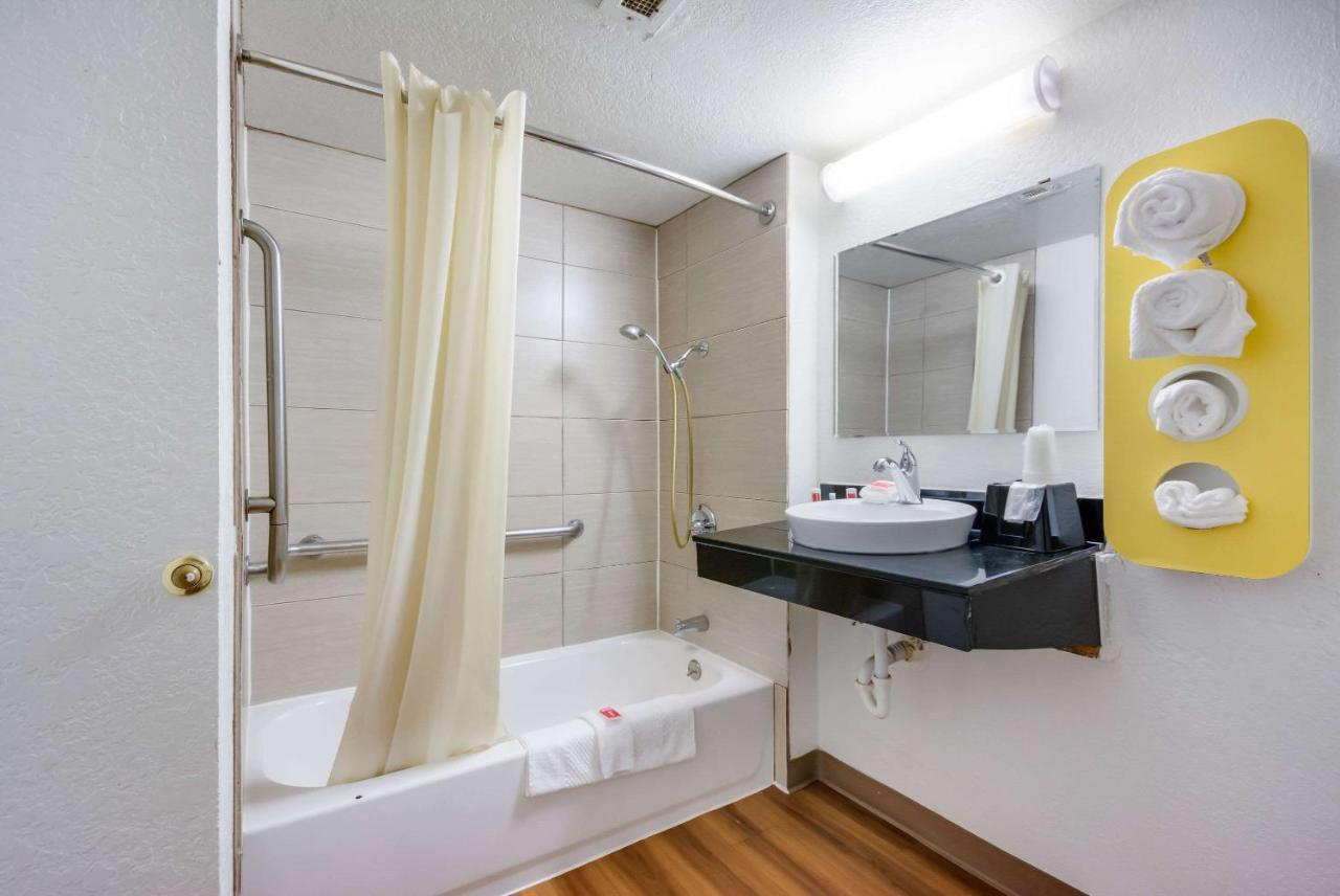 Econo Lodge Del City Luaran gambar