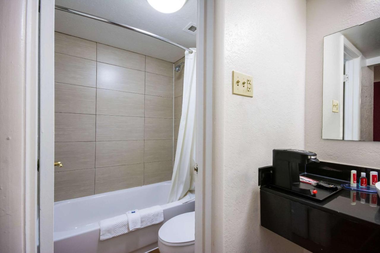 Econo Lodge Del City Luaran gambar