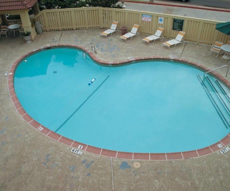 Econo Lodge Del City Luaran gambar