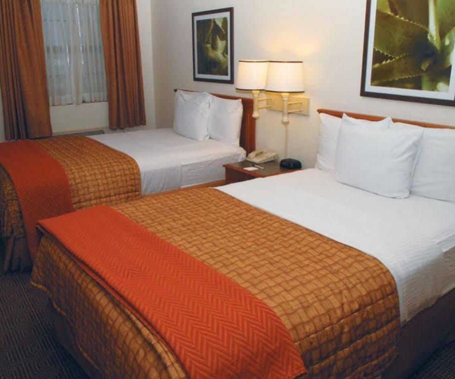 Econo Lodge Del City Luaran gambar