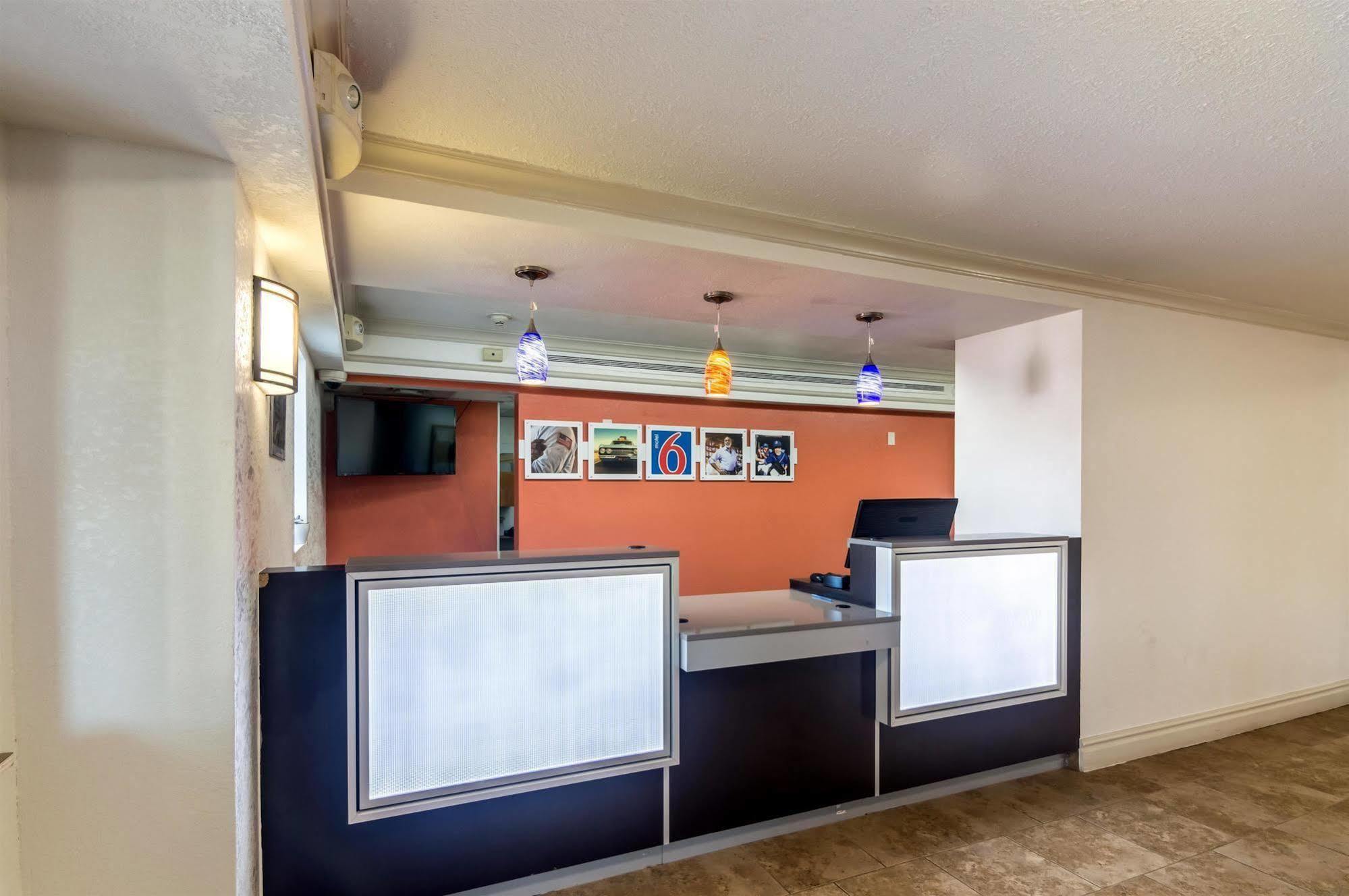 Econo Lodge Del City Luaran gambar