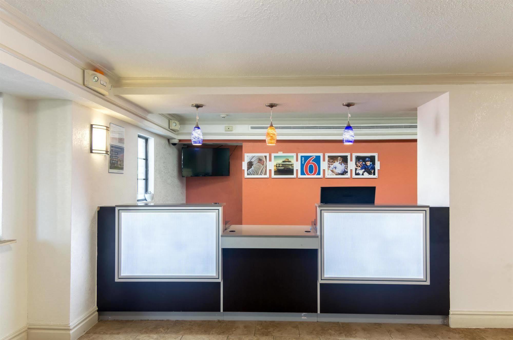Econo Lodge Del City Luaran gambar
