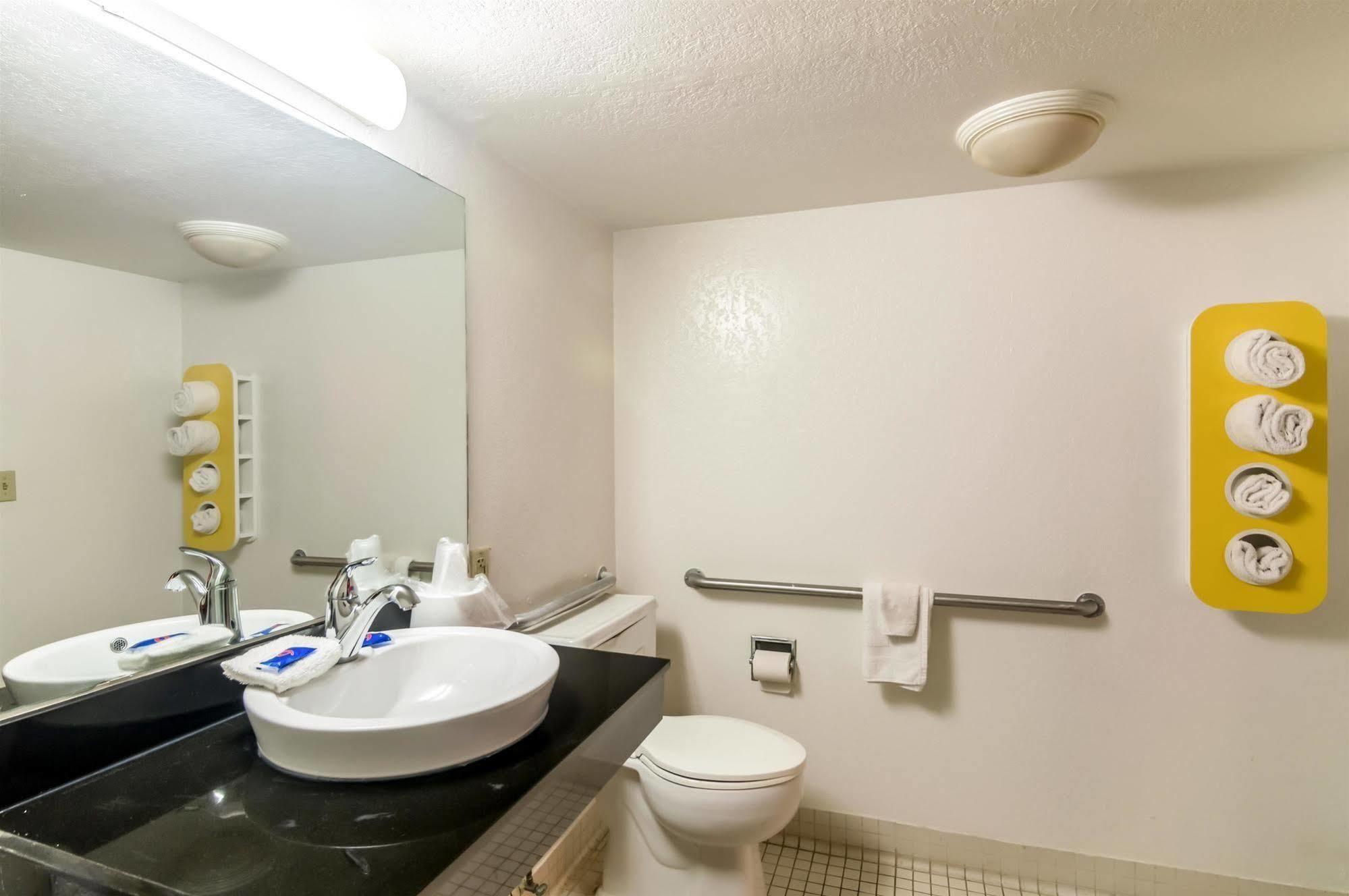 Econo Lodge Del City Luaran gambar