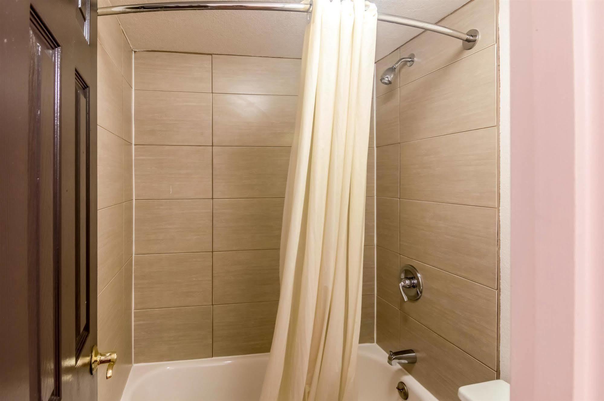 Econo Lodge Del City Luaran gambar