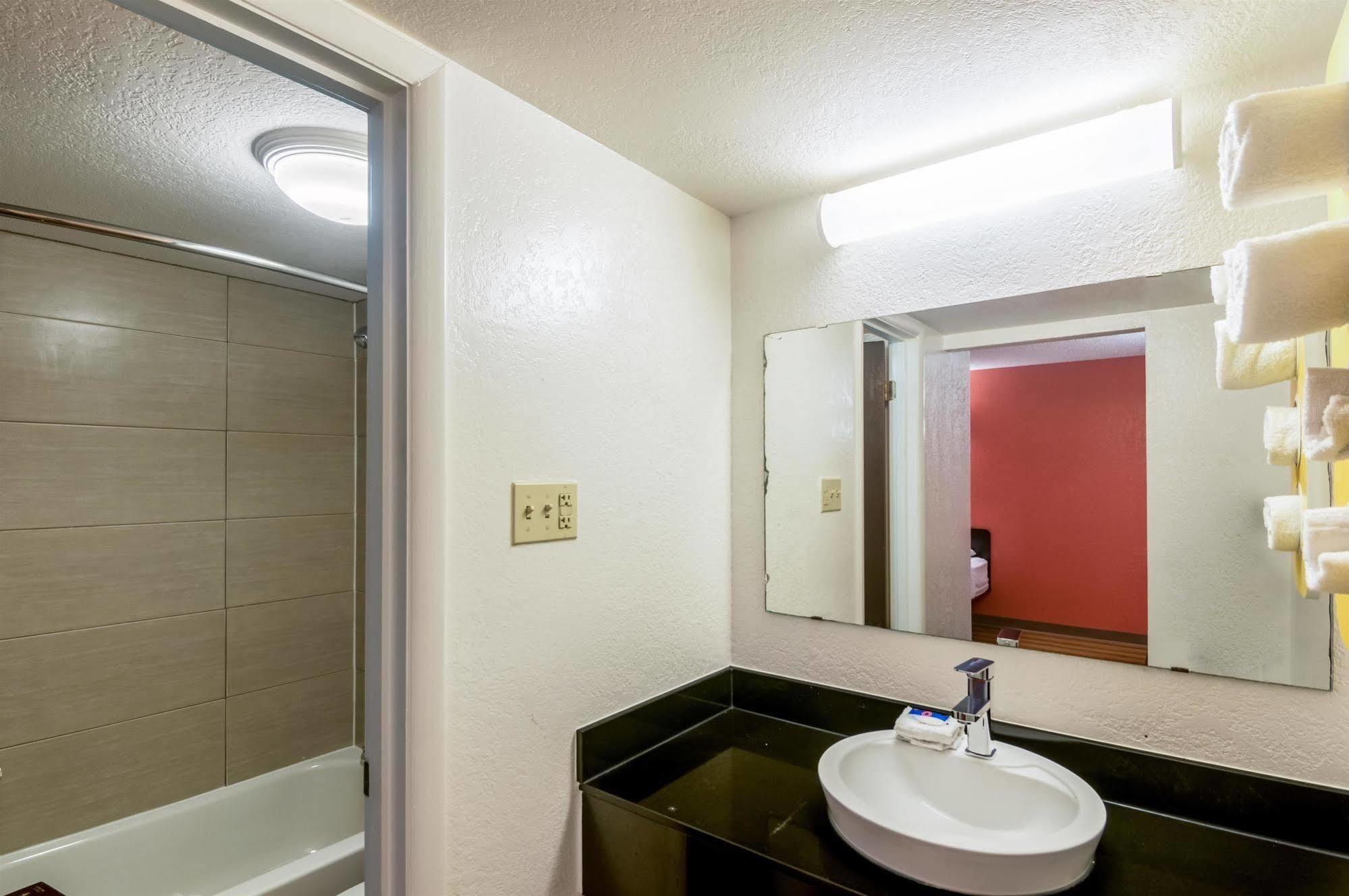 Econo Lodge Del City Luaran gambar