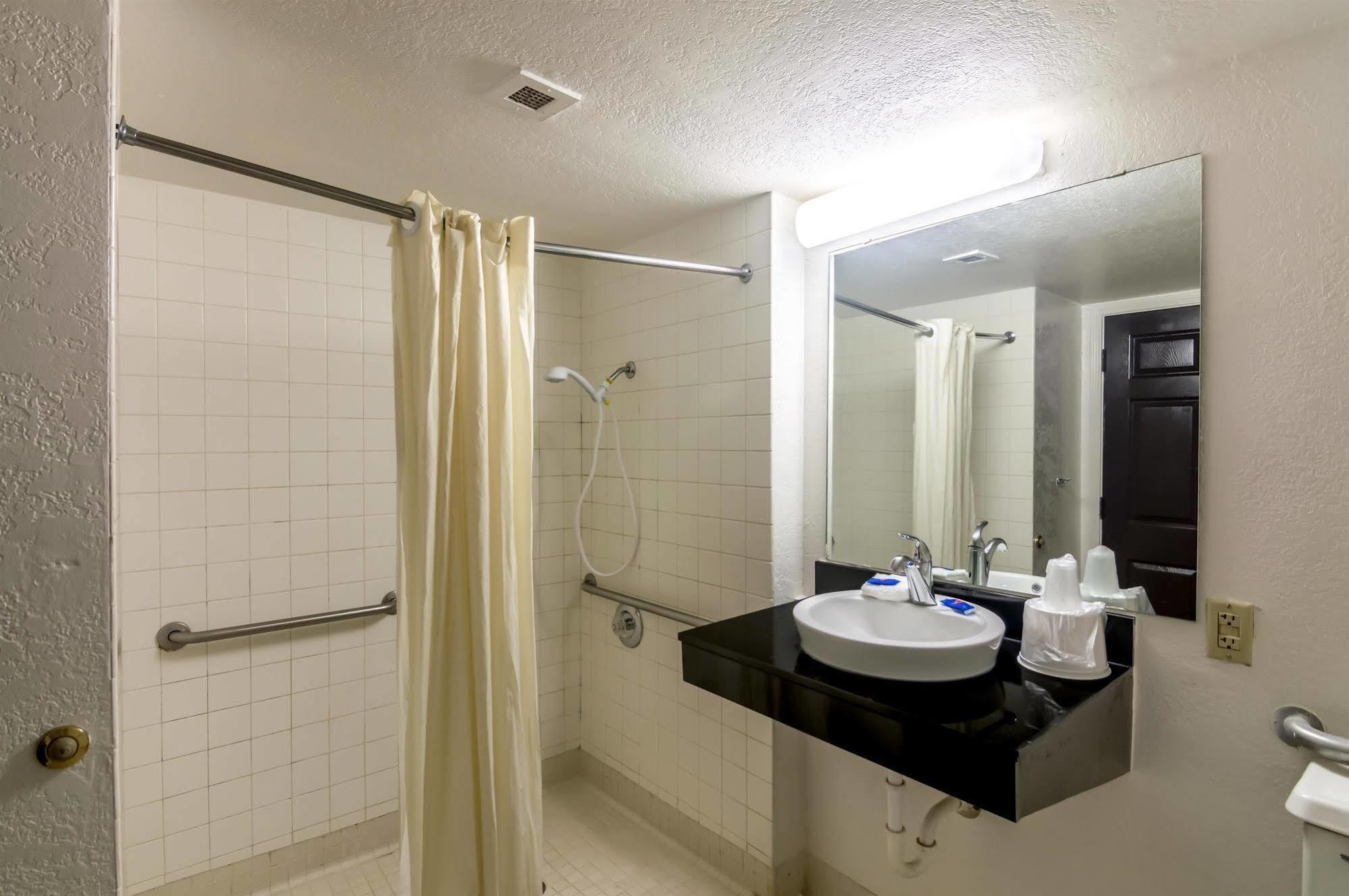 Econo Lodge Del City Luaran gambar