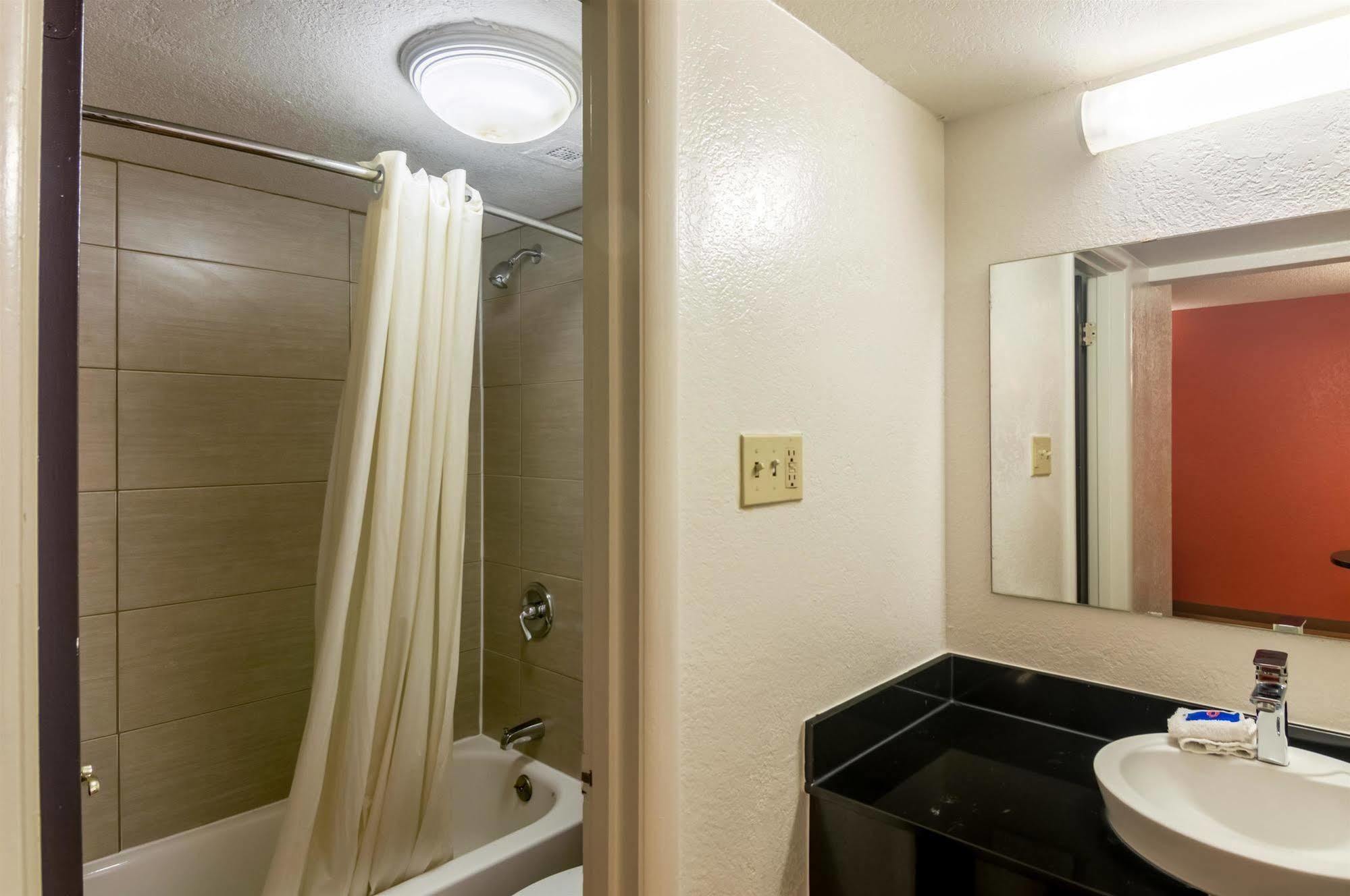Econo Lodge Del City Luaran gambar